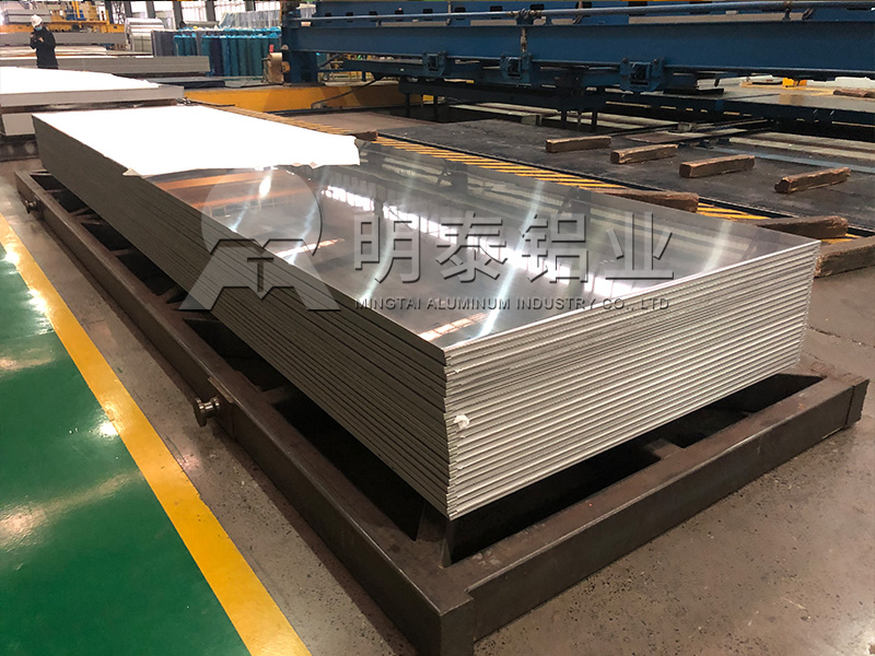 明泰汽車前后蓋用5182鋁板，是汽車用鋁優(yōu)選廠家